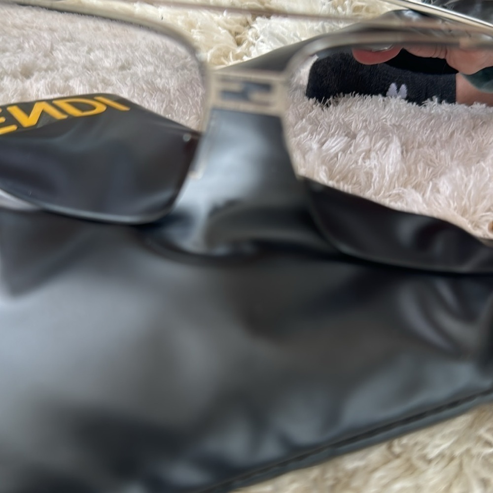 Fendi Silver Sunglasses with Black Fendi pouch-new - Picture 3 of 6